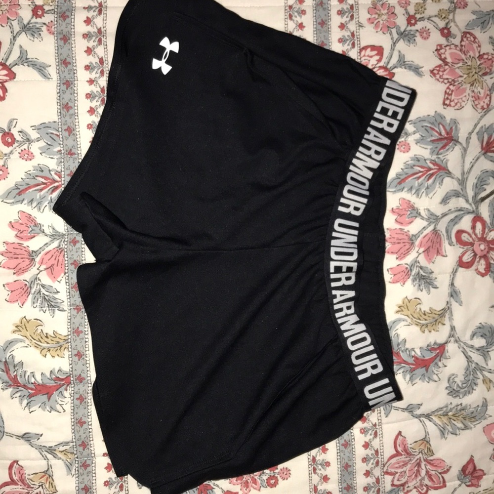Women’s Black Under Armour Shorts - Size Small